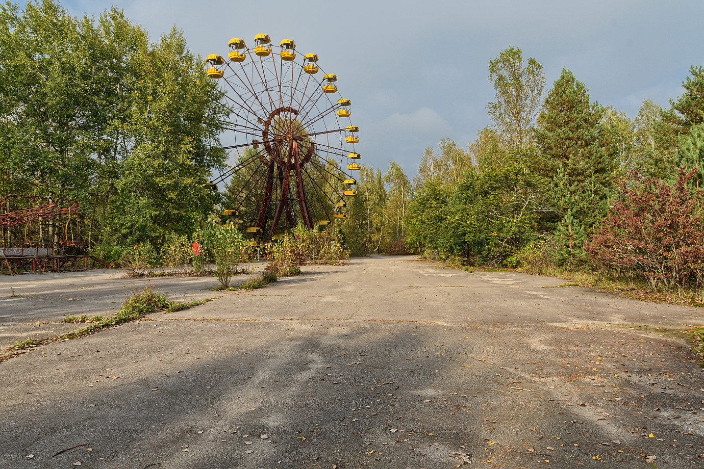 /media3/files/chernobyl/ferris_wheel01/photo/11.jpg
