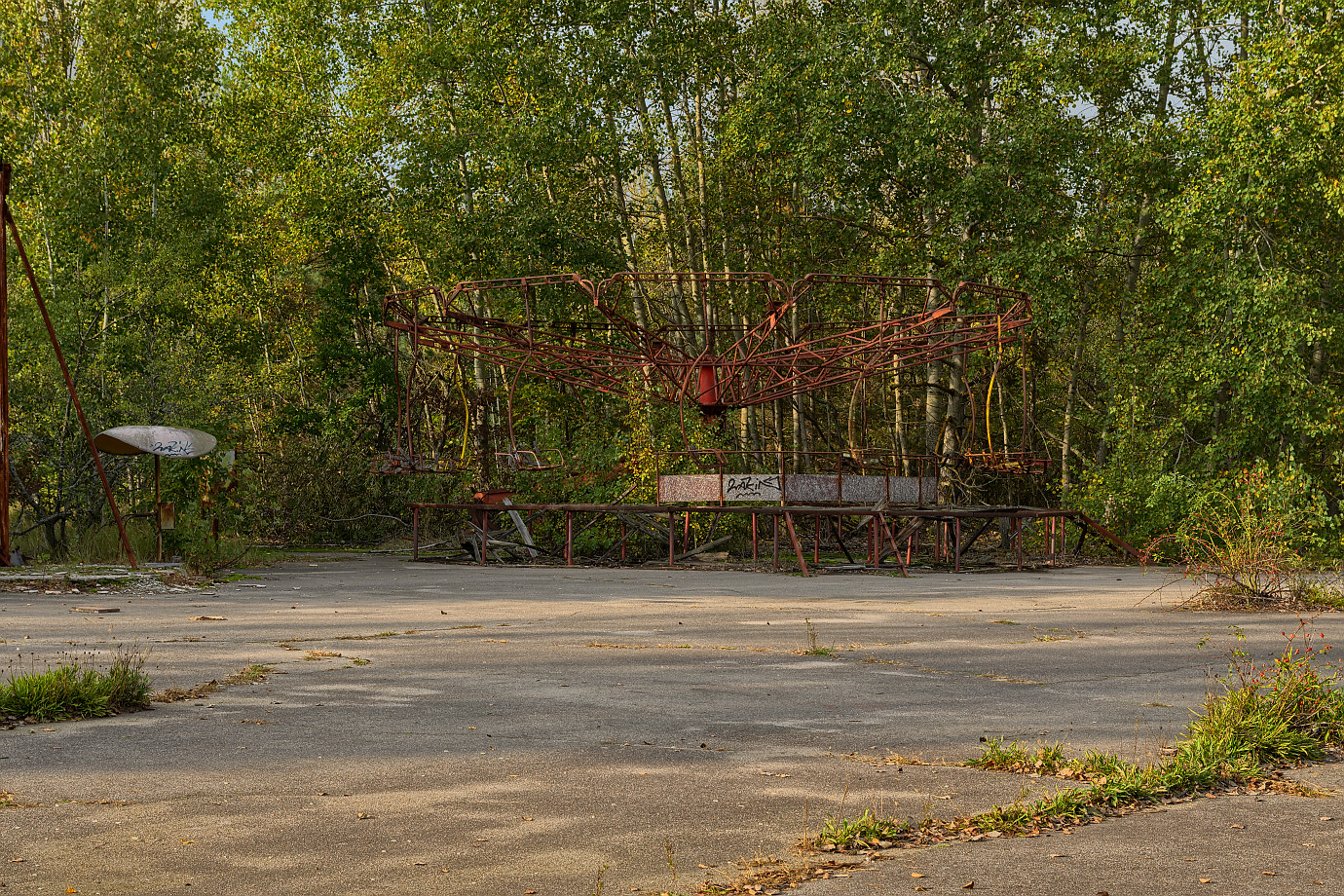 /media3/files/chernobyl/ferris_wheel01/photo/13.jpg