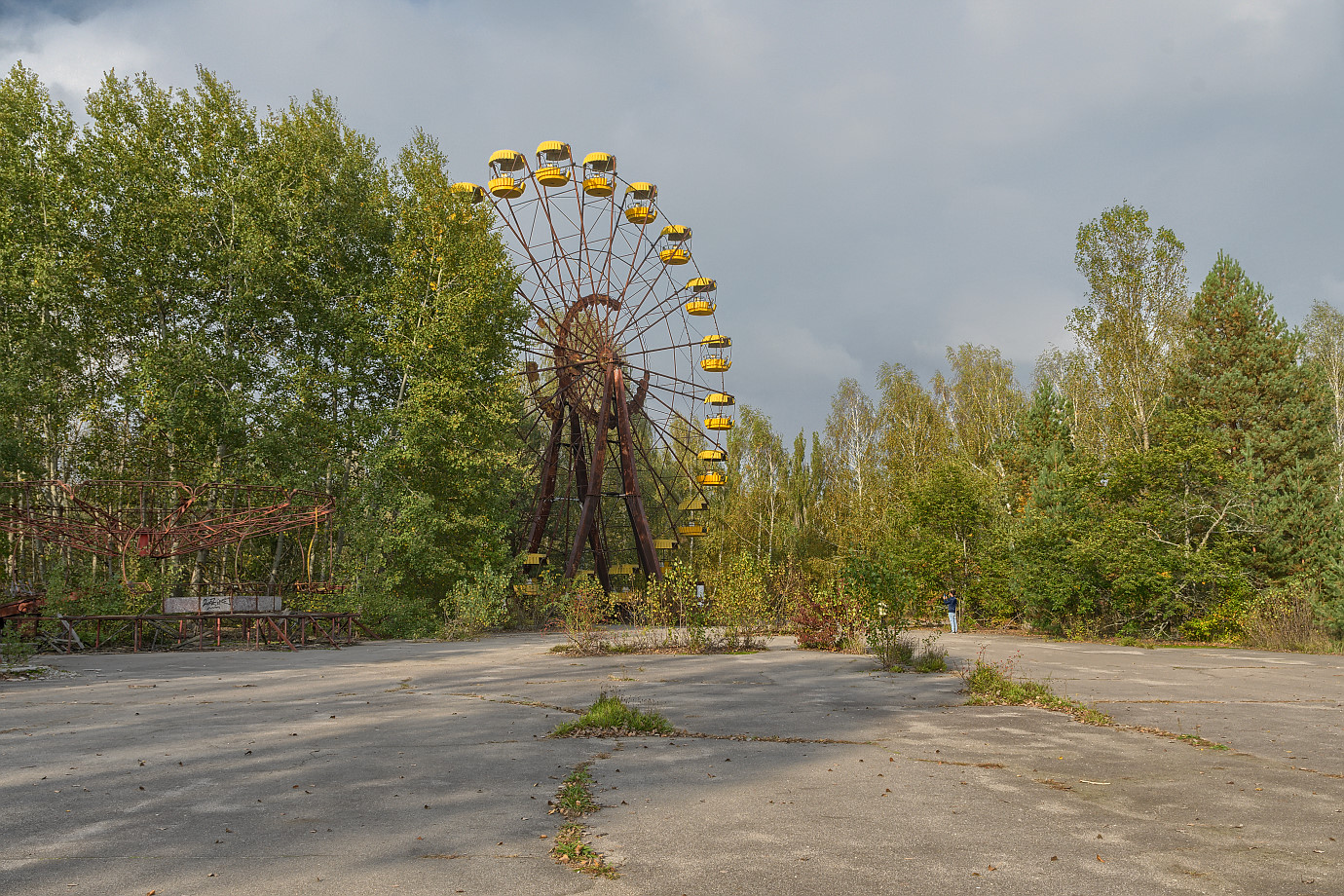 /media3/files/chernobyl/ferris_wheel01/photo/25.jpg