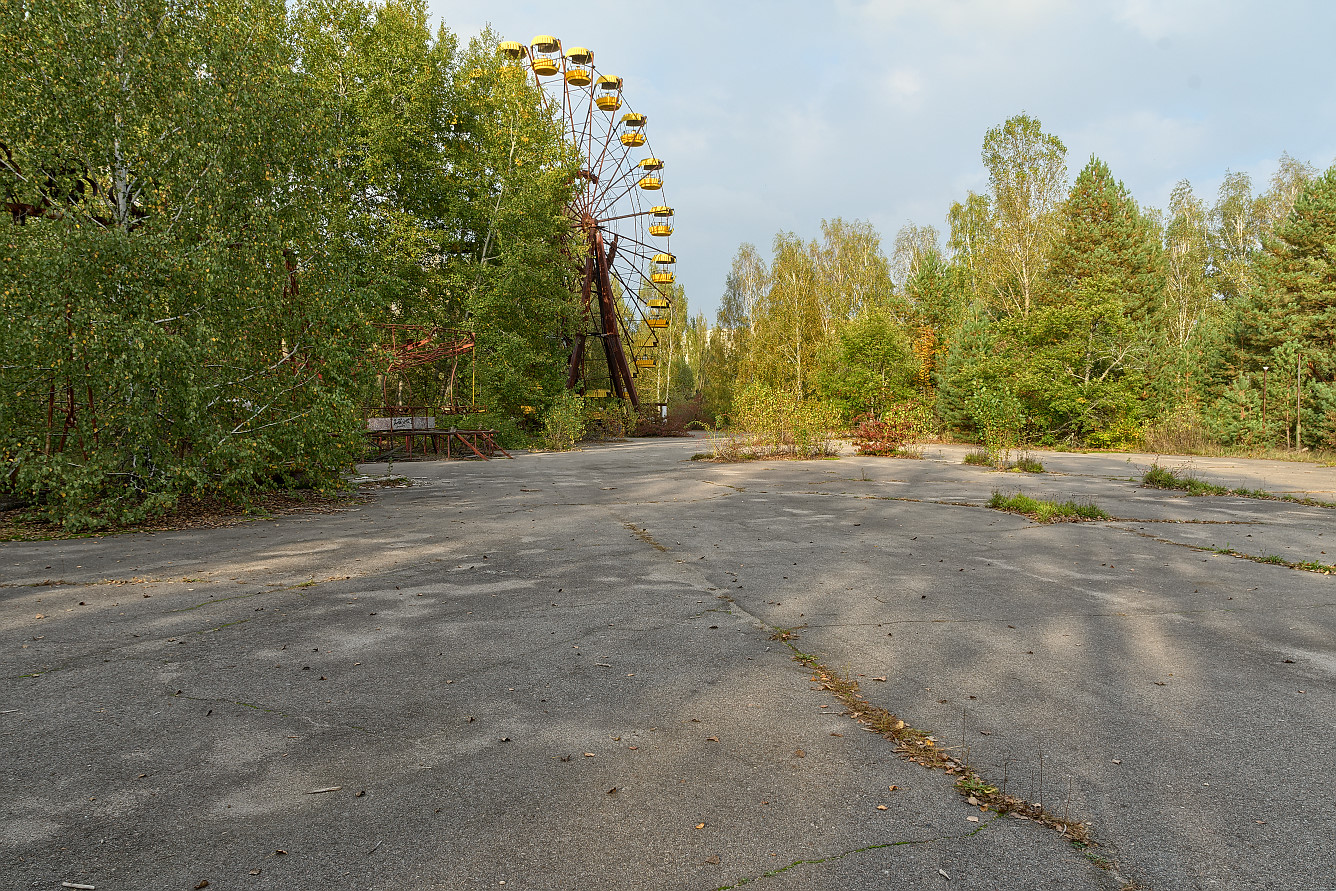 /media3/files/chernobyl/ferris_wheel02/photo/22.jpg